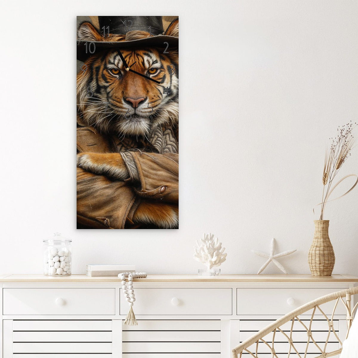 Wanduhr Tiger mit Zylinder aus Glas – Hochformat 30 × 60 cm – Tiger im viktorianischen Outfit