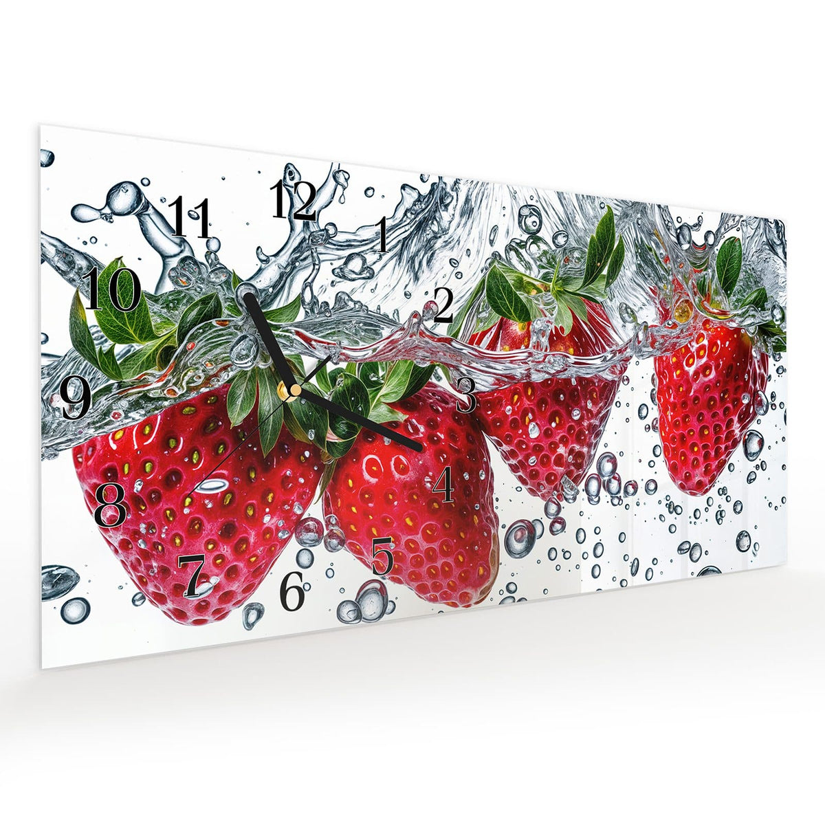 Vormontiert – mit Schwebeeffekt – Wanduhr Spritzige Erdbeeren aus Glas – Querformat 60 × 30 cm