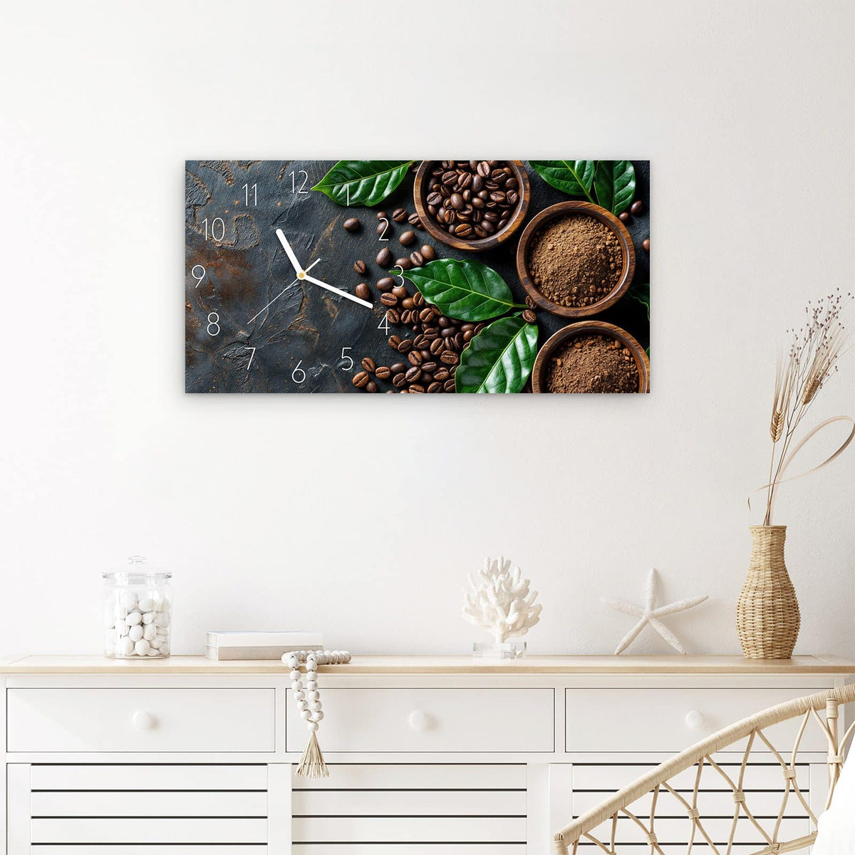 Wanduhr Kaffeebohnen Und Blaetter aus Glas – Querformat 60 × 30 cm – Kaffeebohnen und grüne Blätter