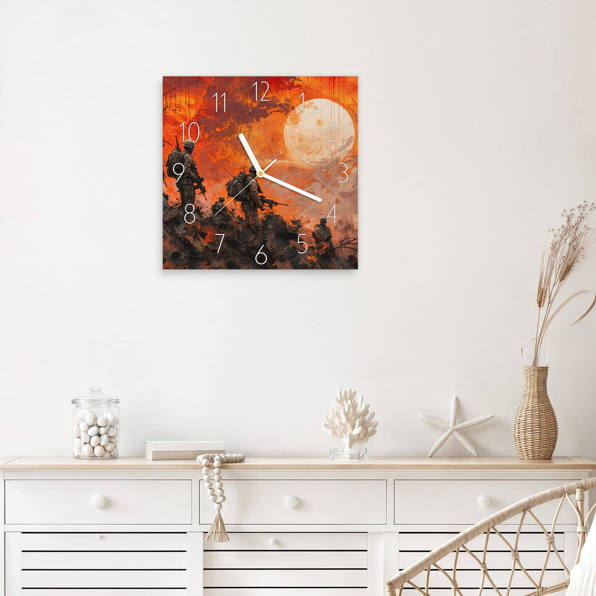 Wanduhr Soldaten im Abendrot aus Glas – Quadratisch 30 × 30 cm – Vier Soldaten vor großer Sonne