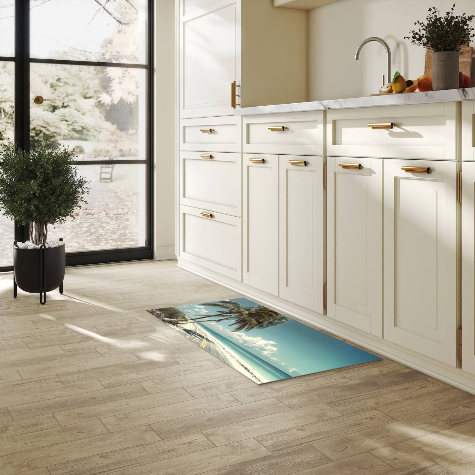 Komfortabler Küchenläufer mit Motiv Strandstraße Palmen in heller Küche