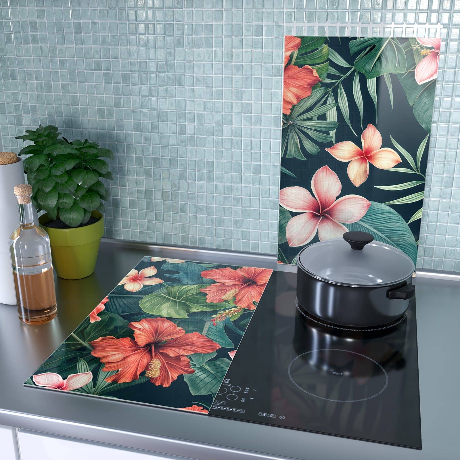 2-teilige Herdabdeckung mit Tropenblumen-Motiv als Spritzschutz hinter dem Kochfeld