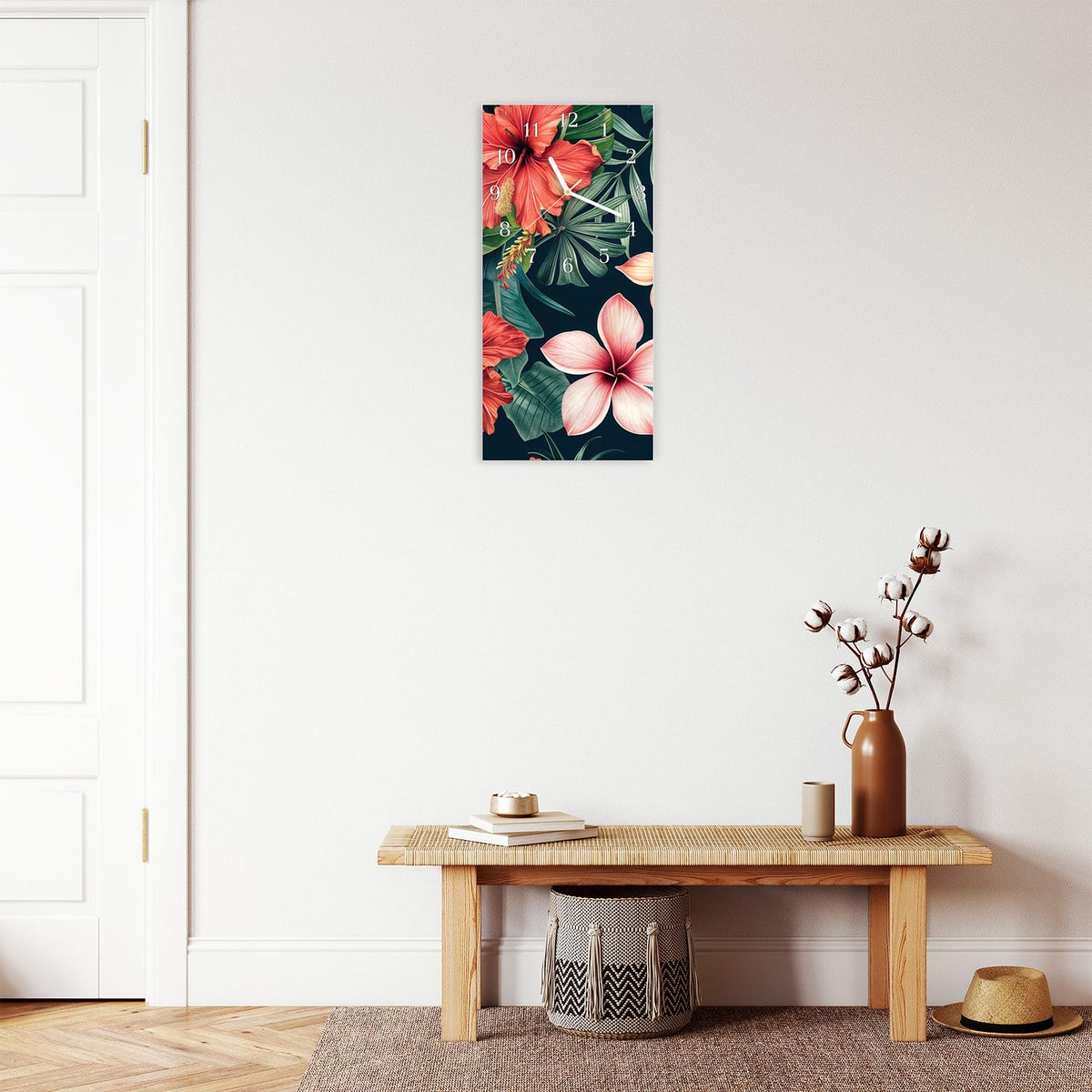 Moderne Wanduhr aus Glas mit Farbtiefe – Wanduhr Tropenblumen aus Glas – Hochformat 30 × 60 cm