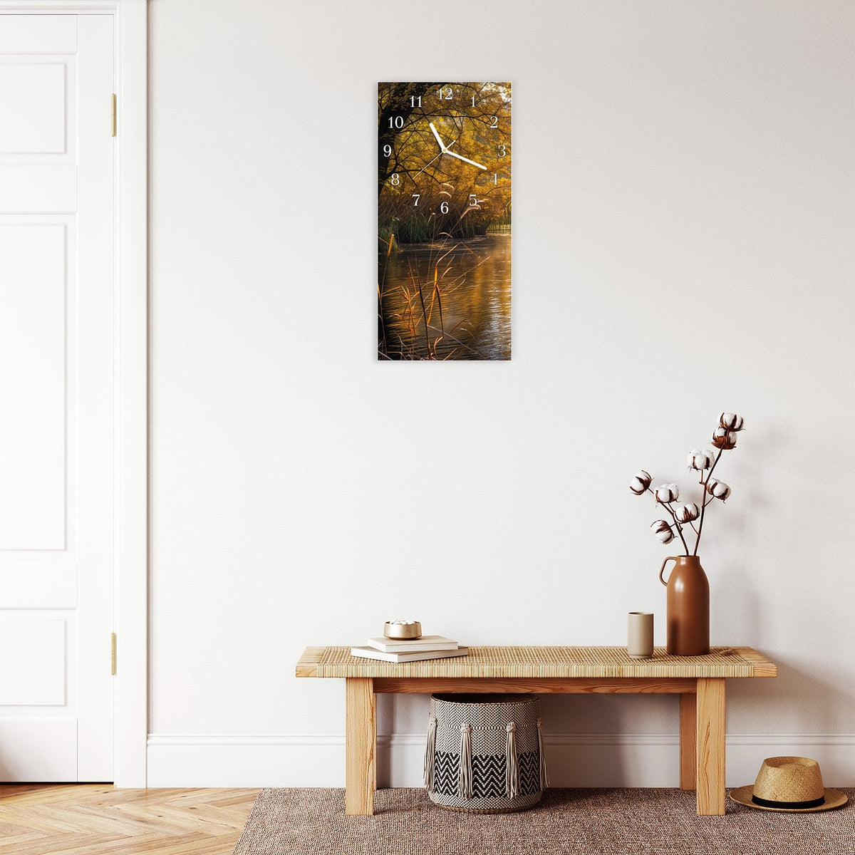 Moderne Wanduhr aus Glas mit Farbtiefe – Wanduhr Herbstliches Ufer aus Glas – Hochformat 30 × 60 cm