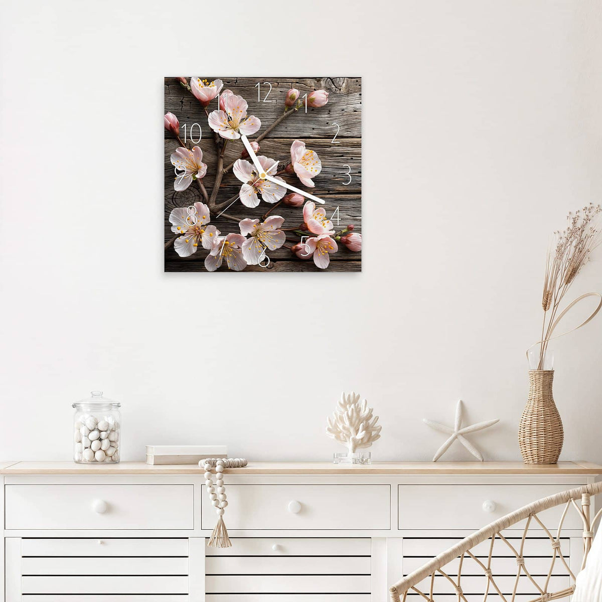 Wanduhr Blüten auf Grauholz aus Glas – Quadratisch 30 × 30 cm – Blütenzweige auf grauem Holz