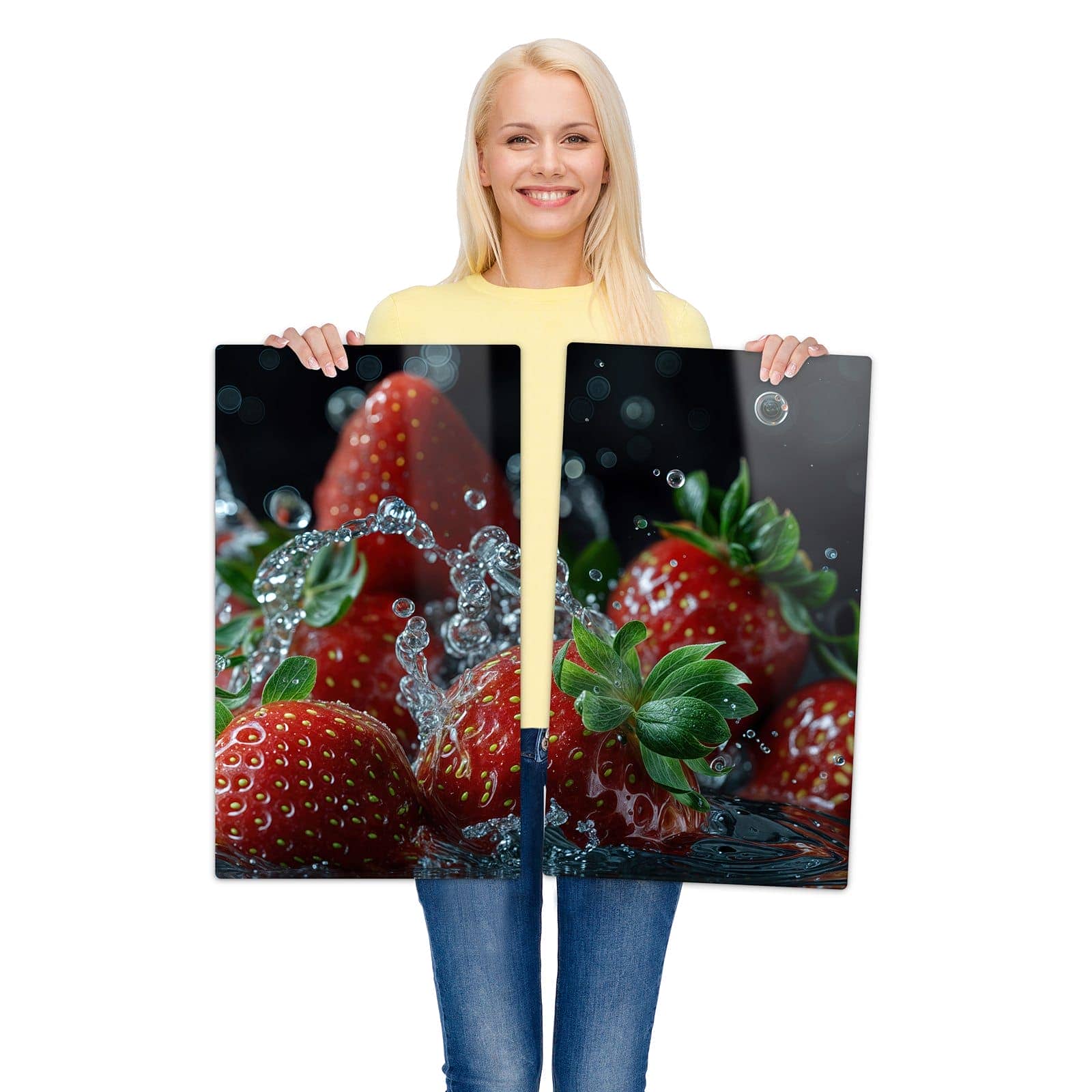 2-teilige Herdabdeckplatte für Ceranfeld mit Frische Erdbeeren Korb-Motiv wird zur Größendarstellung gehalten