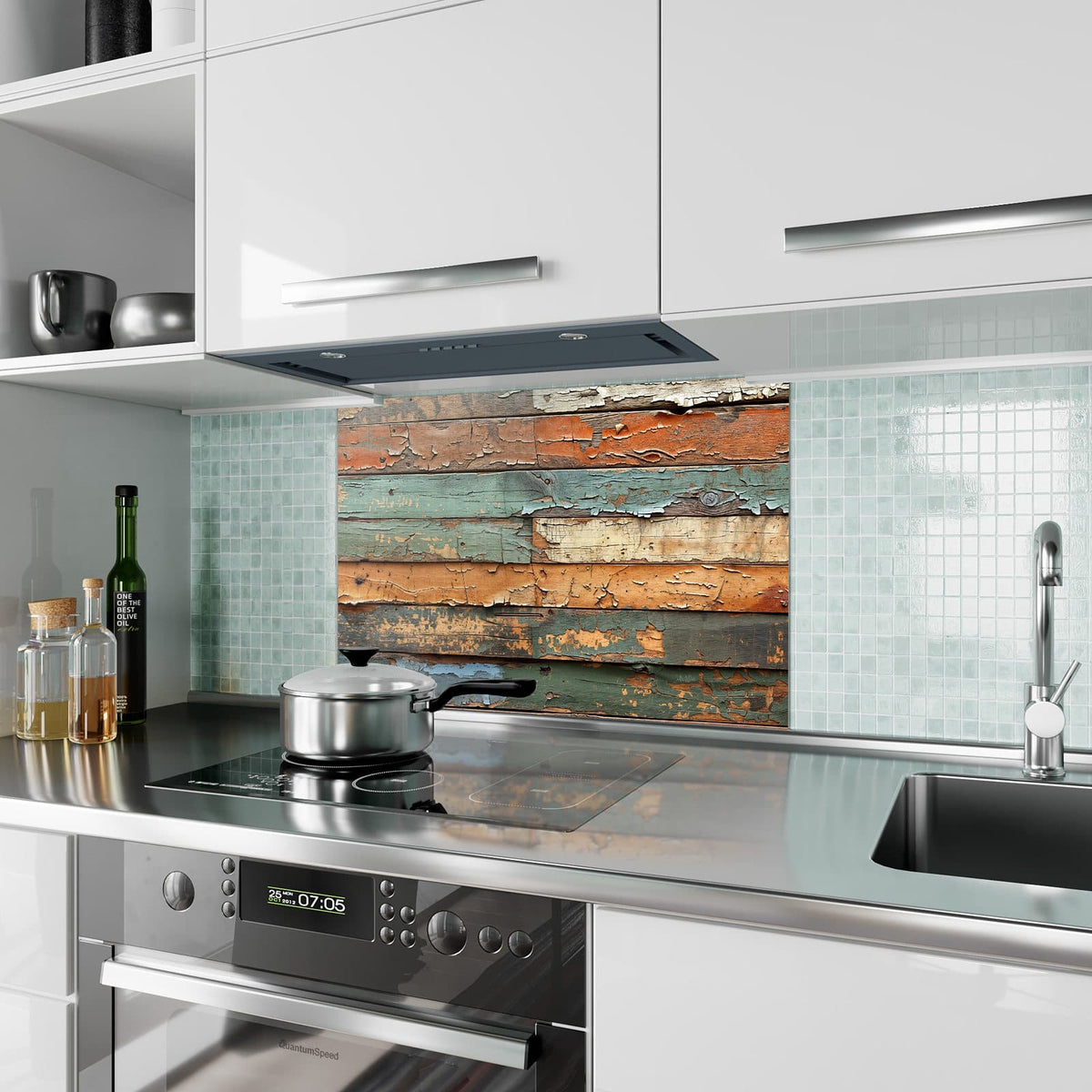 Küchenrückwand aus Glas Antike Holzplanken im Hochformat als Spritzschutz hinter dem Kochfeld, über dem Fliesenspiegel montiert