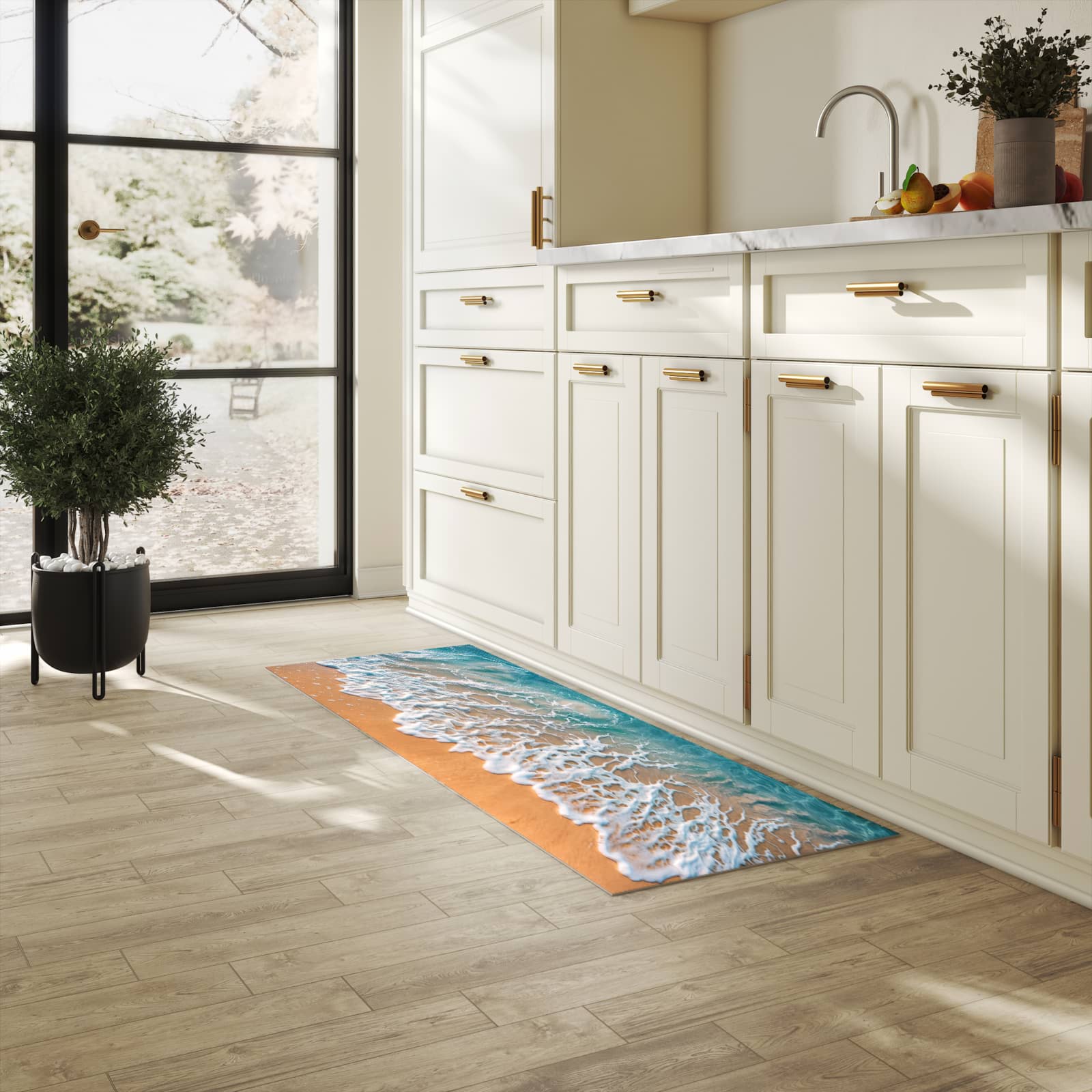 Pflegeleichter Läufer mit Motiv Strand und Wellen in heller Küche für einfache Reinigung