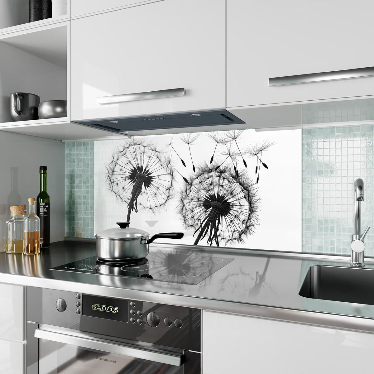 Küchenrückwand aus Glas Pusteblumen in Grau im Hochformat als Spritzschutz hinter dem Kochfeld, über dem Fliesenspiegel montiert