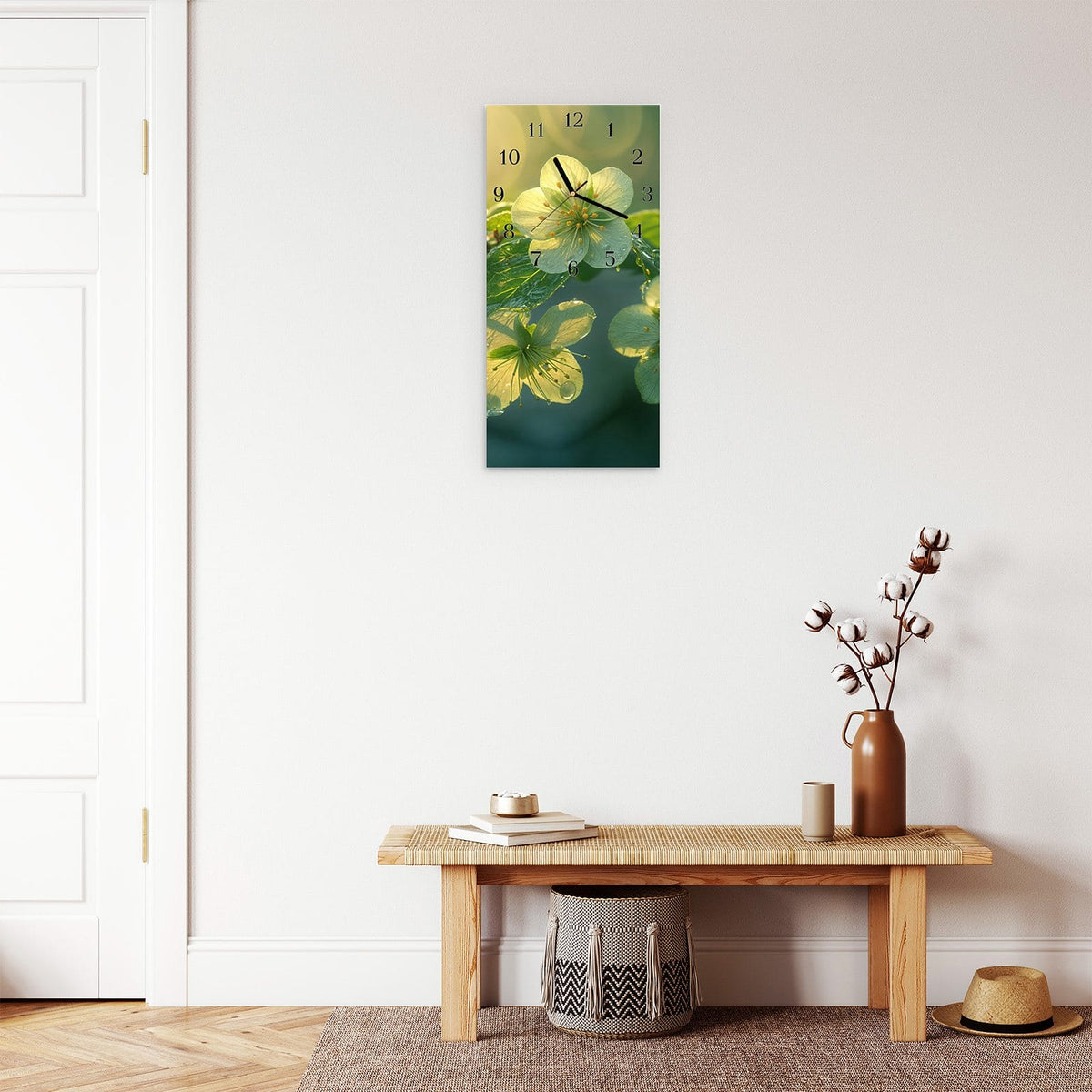 Moderne Wanduhr aus Glas mit Farbtiefe – Wanduhr Blühende Knospen aus Glas – Hochformat 30 × 60 cm