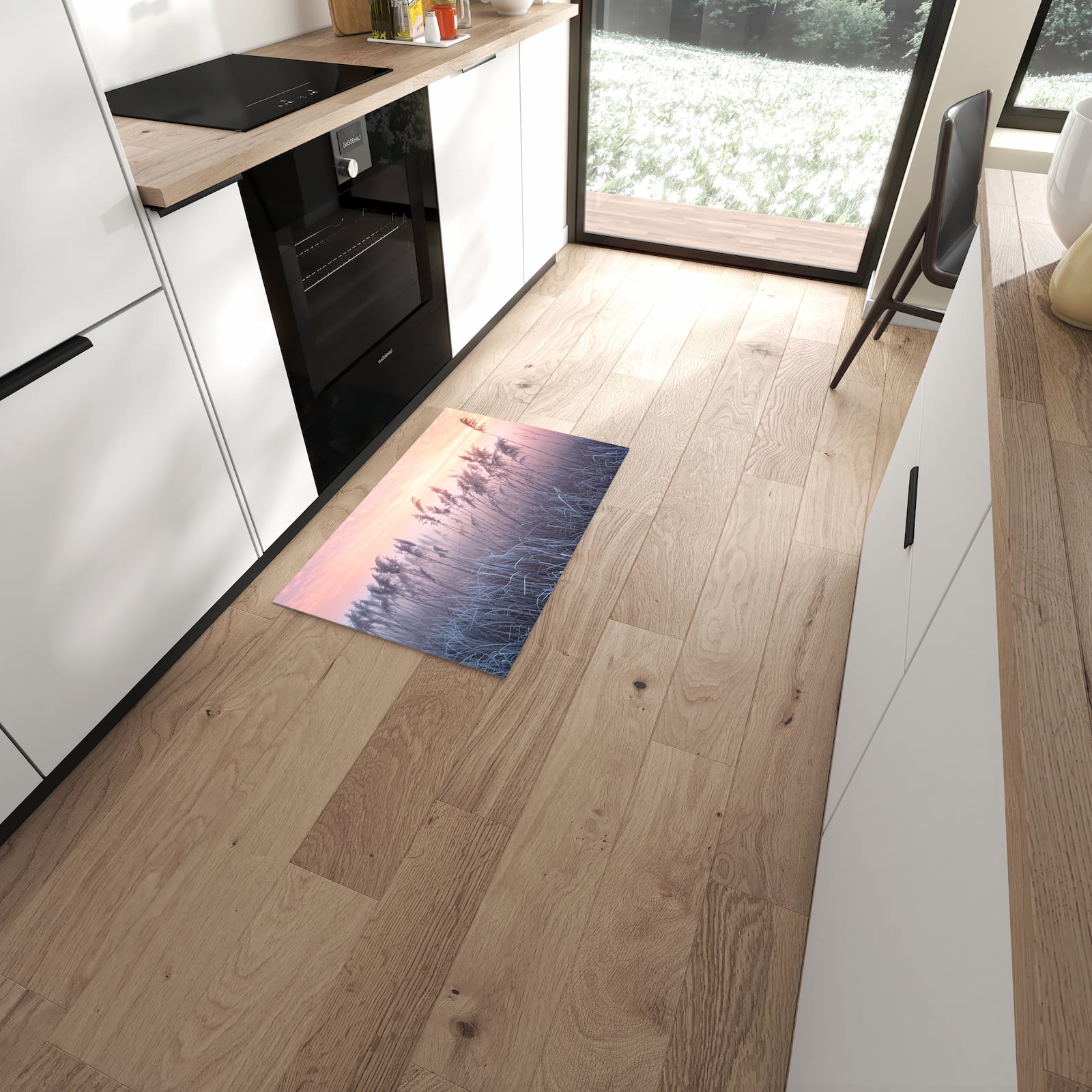 Rutschfester Küchenteppich mit Motiv Nebelwiese am Morgen in moderner Küche