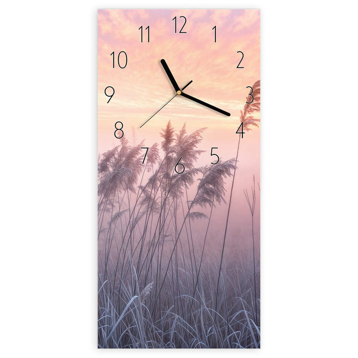 Wanduhr Nebelwiese am Morgen aus Glas – Hochformat 30 × 60 cm mit Ziffernblatt Elegant