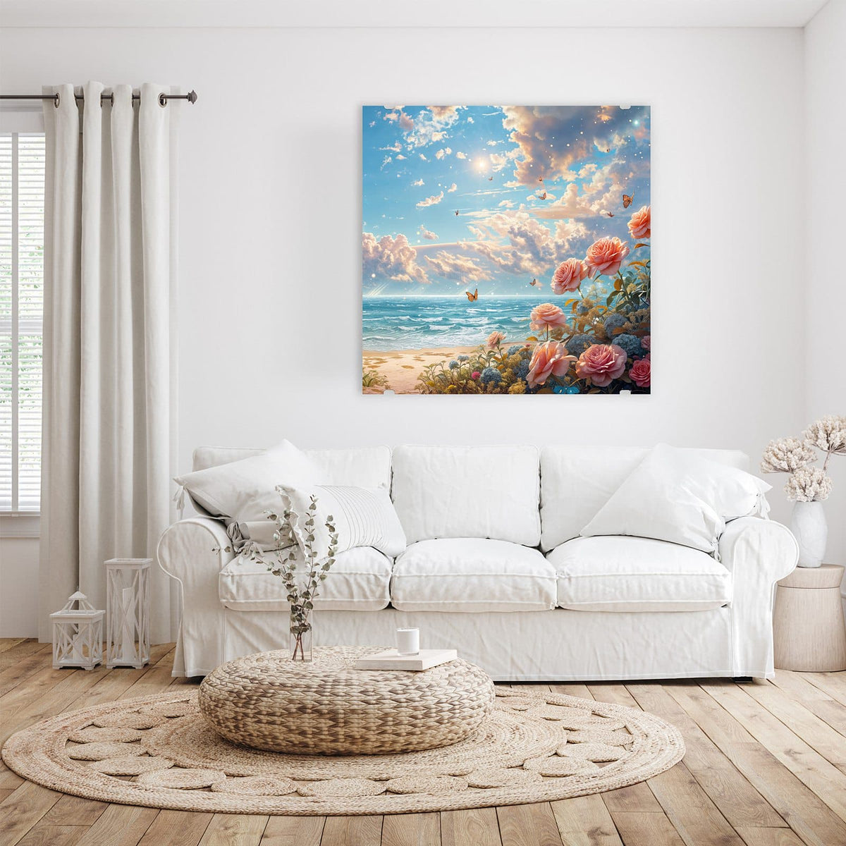 Glasbild Rosen vor dem Meer an der Wand – Aprikosen- und rosafarbene Rosen im Vordergrund, dahinter Meer, Wolkenhimmel und kleine Schmetterlinge