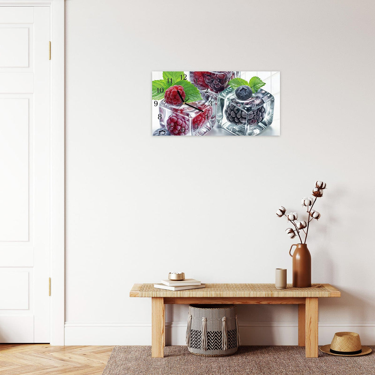 Moderne Wanduhr aus Glas mit Farbtiefe – Wanduhr Eiswürfel Beerenmix aus Glas – Querformat 60 × 30 cm
