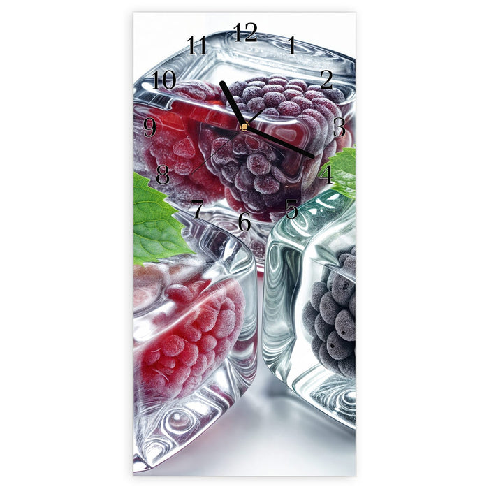 Wanduhr Eiswürfel Beerenmix aus Glas – Hochformat 30 × 60 cm mit Ziffernblatt Klassisch
