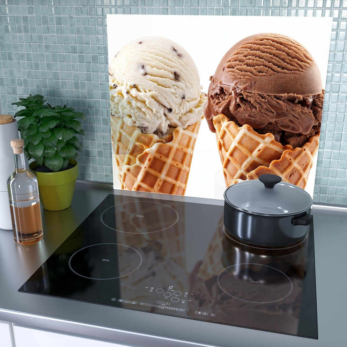 1-teilige Herdabdeckung mit Leckeres Eiscreme Trio-Motiv als Spritzschutz hinter dem Kochfeld