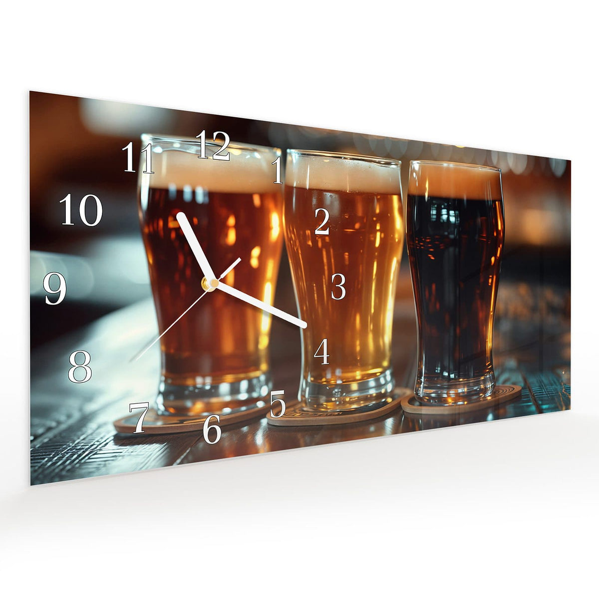 Vormontiert – mit Schwebeeffekt – Wanduhr Drei Biergläser Bar aus Glas – Querformat 60 × 30 cm