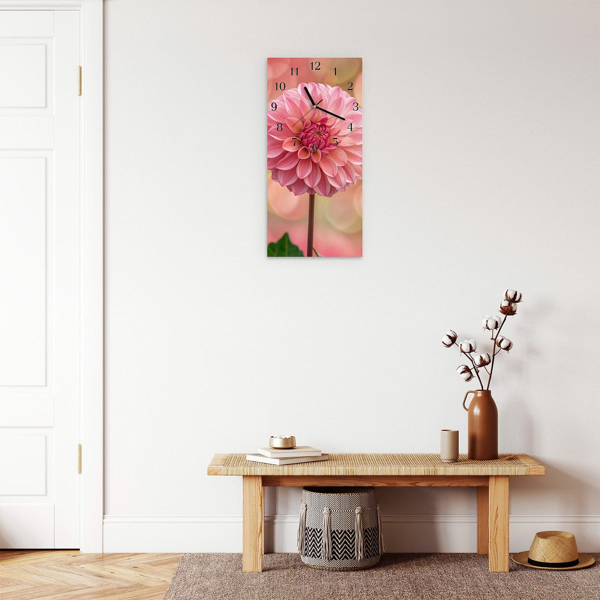 Moderne Wanduhr aus Glas mit Farbtiefe – Wanduhr Drei Blumenblüten aus Glas – Hochformat 30 × 60 cm