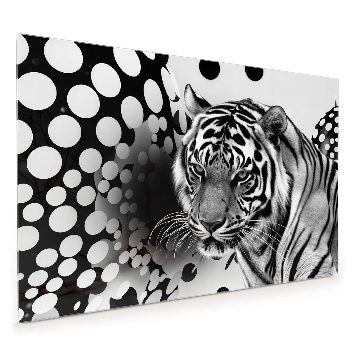 Küchenrückwand aus Glas im Hochformat: Schwarz-weißer Tigerkopf neben großen schwarzen und weißen Kreisen