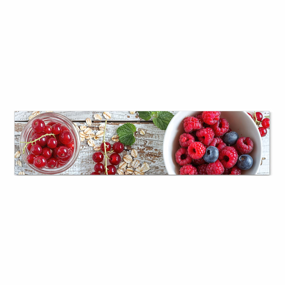 Feuchtigkeitsresistenter dünner Teppich mit Motiv Himmlische Beeren in Frontansicht, waschbar