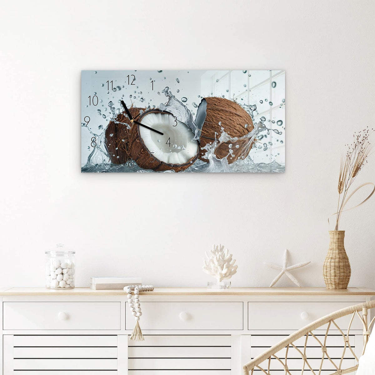 Wanduhr Kokosnuss Wasserplatsch aus Glas – Querformat 60 × 30 cm – Halbierte Kokosnüsse im Wasserspritzer