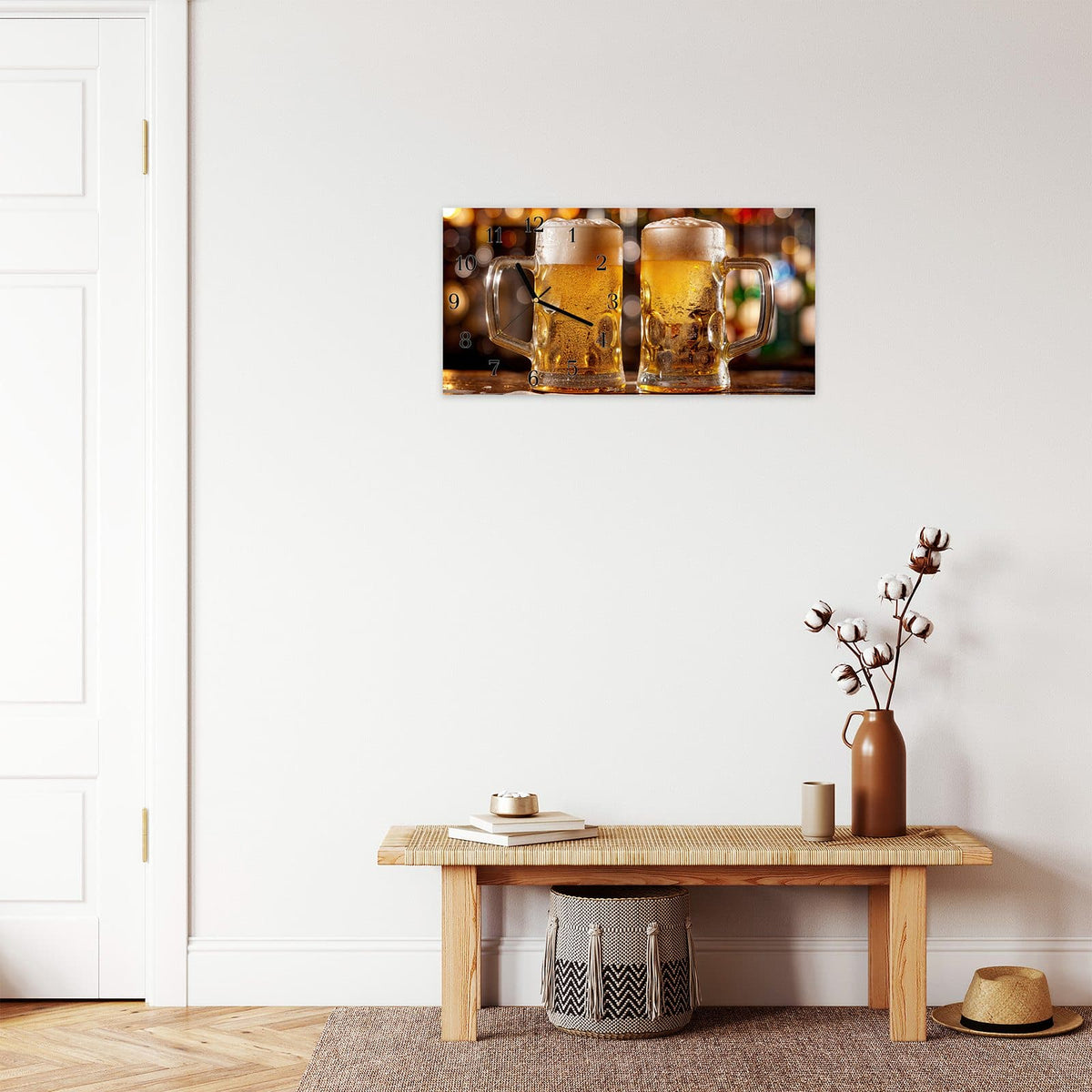 Moderne Wanduhr aus Glas mit Farbtiefe – Wanduhr Zwei Bierkrüge aus Glas – Querformat 60 × 30 cm