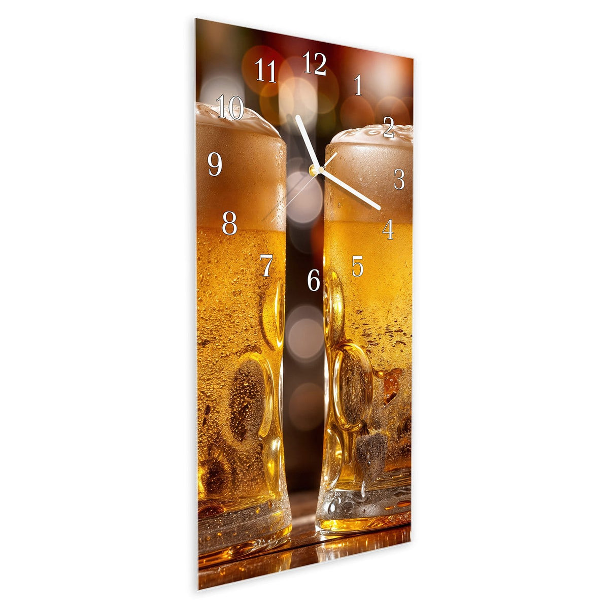 Vormontiert – mit Schwebeeffekt – Wanduhr Zwei Bierkrüge aus Glas – Hochformat 30 × 60 cm