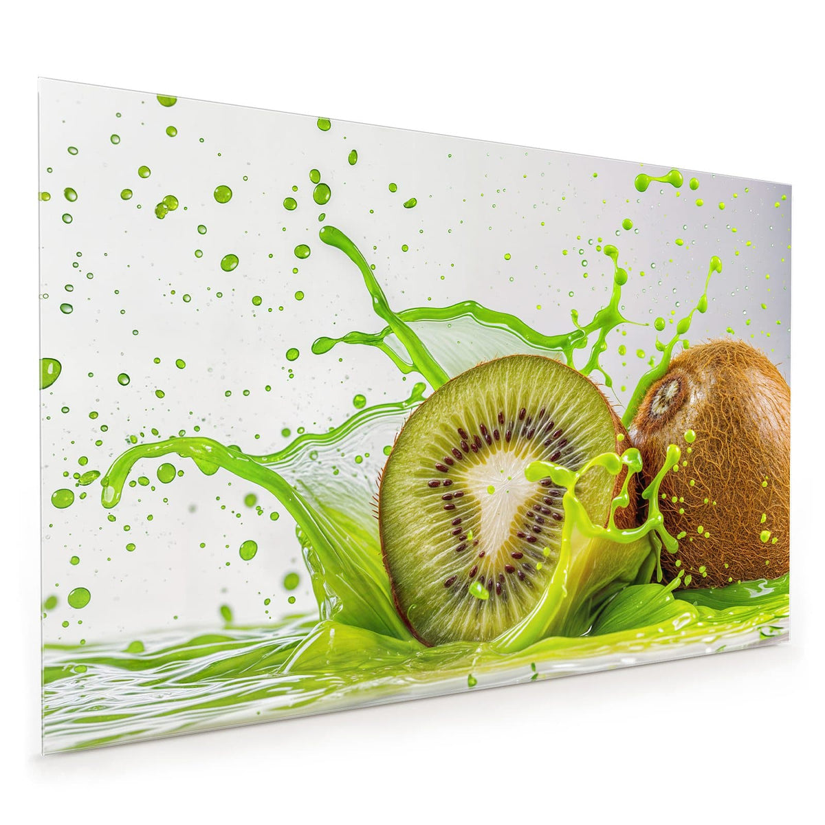 Küchenrückwand aus Glas im Hochformat: Halbe Kiwi und eine ganze braune Kiwi in einem grünen Saftspritzer