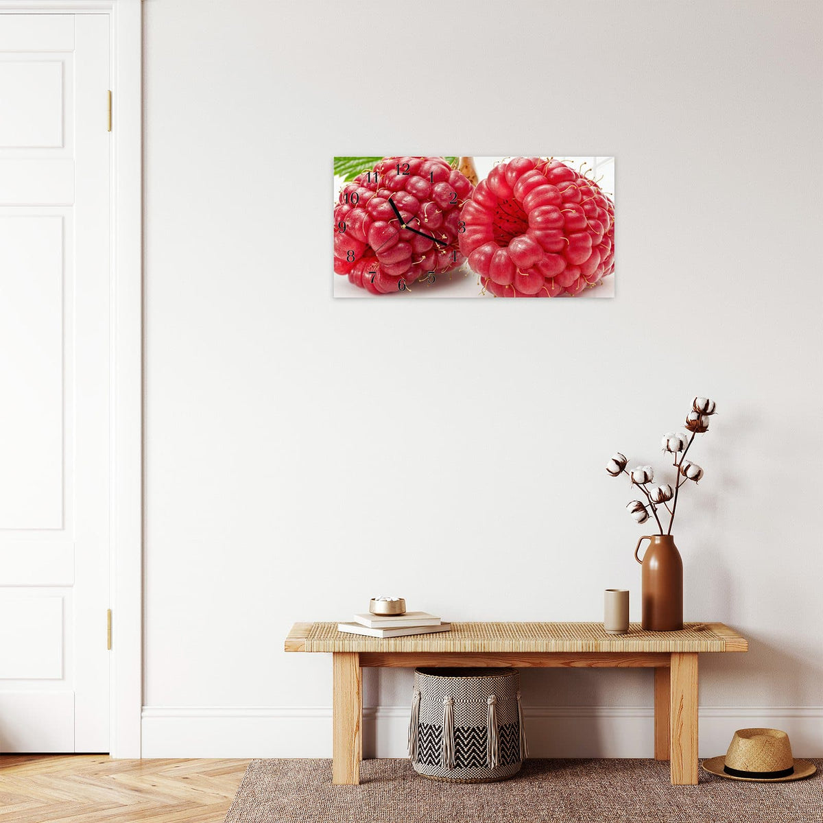 Moderne Wanduhr aus Glas mit Farbtiefe – Wanduhr Himbeerenblatt aus Glas – Querformat 60 × 30 cm
