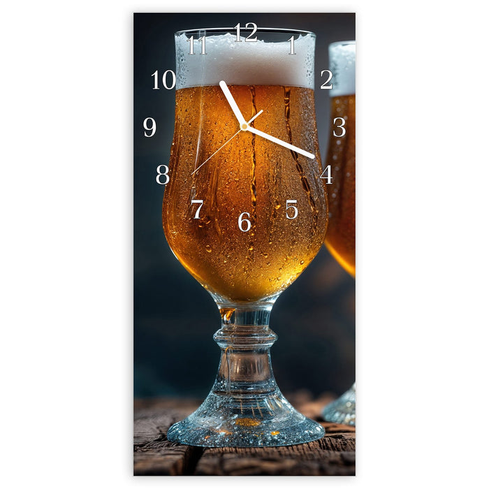 Wanduhr Zwei Biergläser Holz aus Glas – Hochformat 30 × 60 cm mit Ziffernblatt Klassisch
