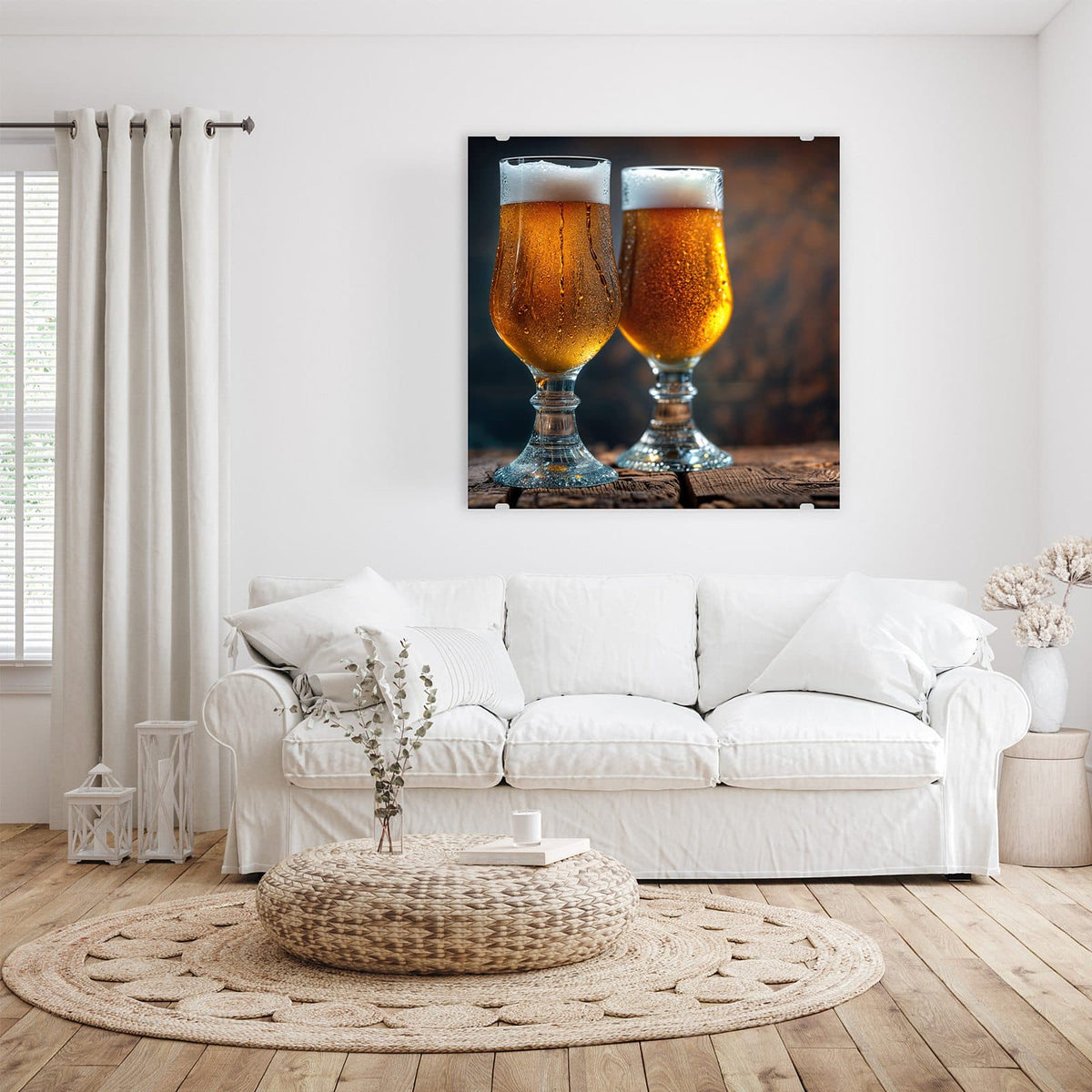 Glasbild Bier mit Schaumkrone an der Wand – Zwei beschlagene Pokalgläser mit goldenem Bier und dicker weißer Schaumkrone auf dunklem Holz