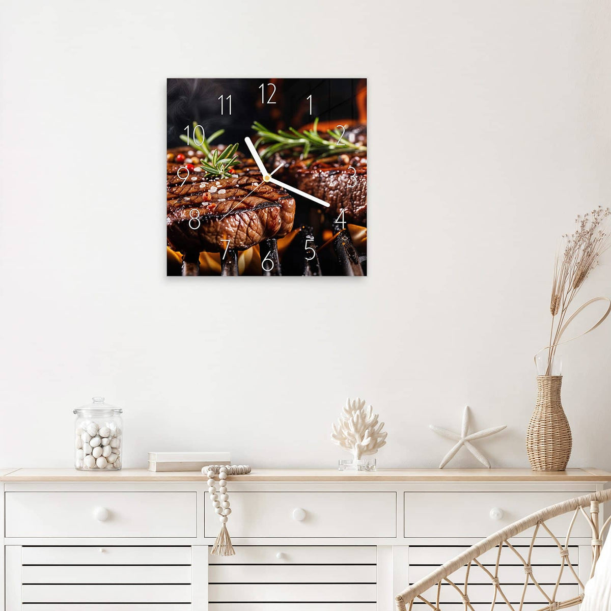 Wanduhr Steaks über Flammen aus Glas – Quadratisch 30 × 30 cm – Steaks über Flammen mit Rosmarin