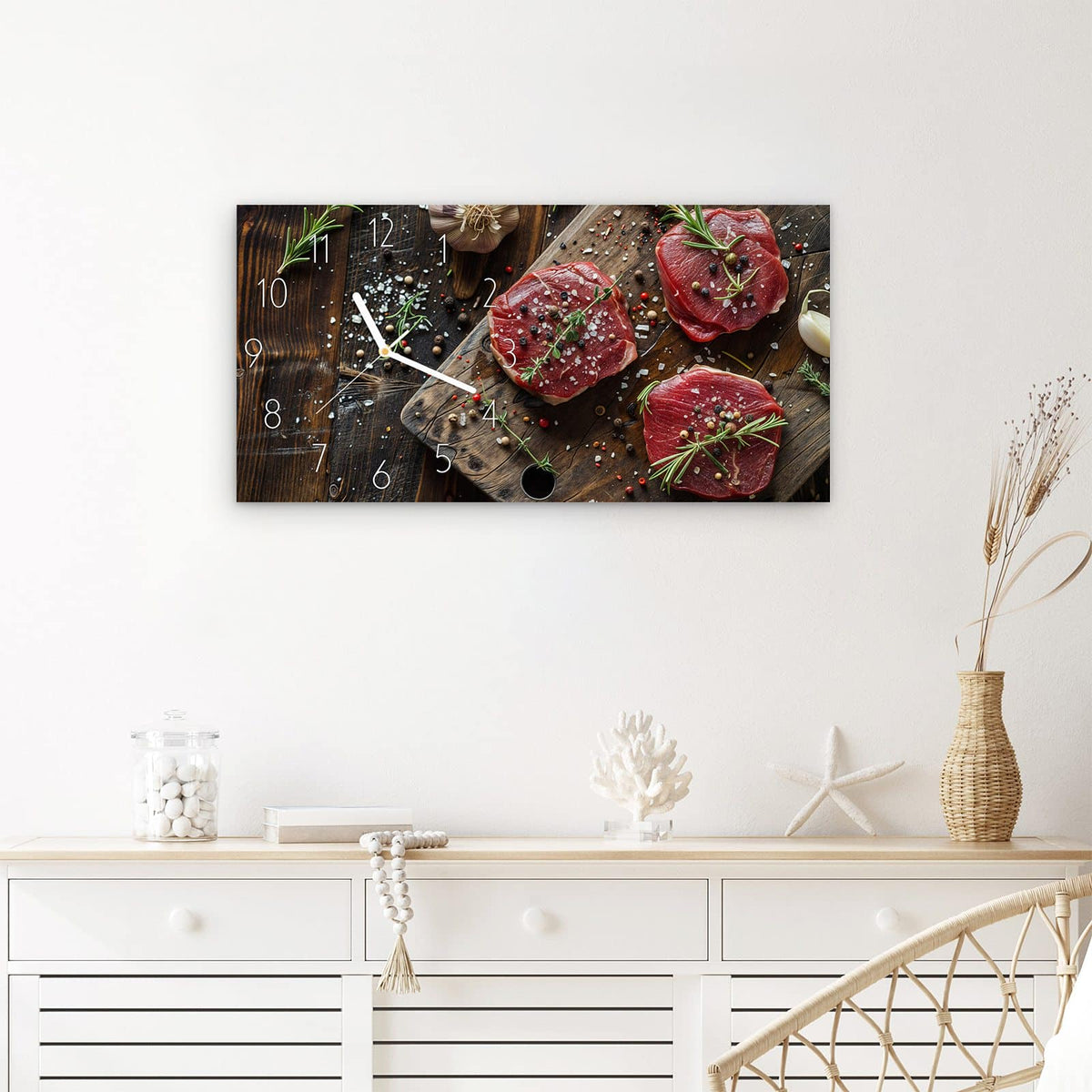 Wanduhr Frische Gewürze aus Glas – Querformat 60 × 30 cm – Rohes Fleisch mit Rosmarin und Knoblauch