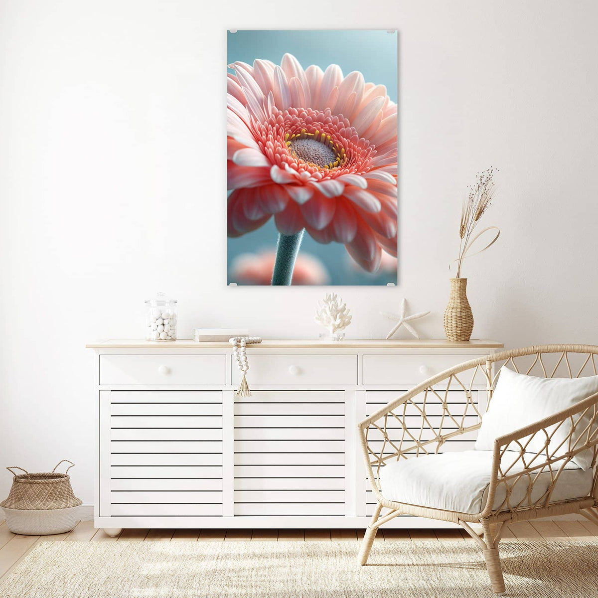 Glasbild Rosa Gerbera an der Wand – Makro einer rosa Gerbera vor hellblauem Grund