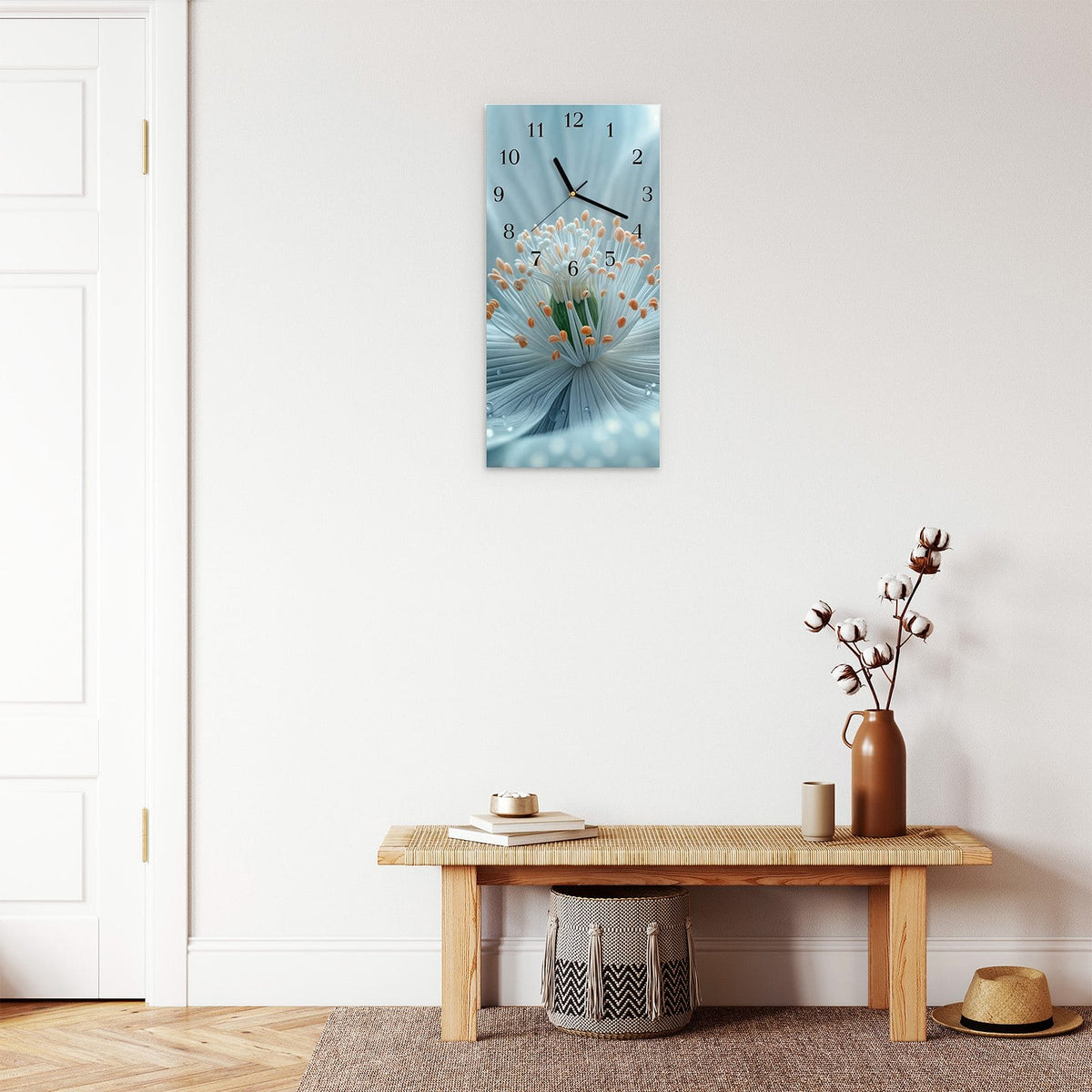 Moderne Wanduhr aus Glas mit Farbtiefe – Wanduhr Verträumte Blumenpracht aus Glas – Hochformat 30 × 60 cm