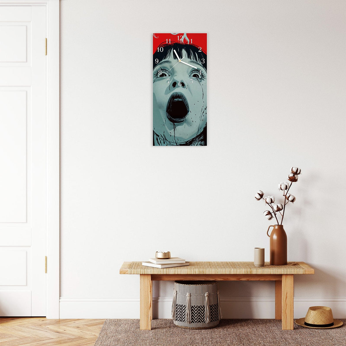 Moderne Wanduhr aus Glas mit Farbtiefe – Wanduhr Schreiende Person aus Glas – Hochformat 30 × 60 cm