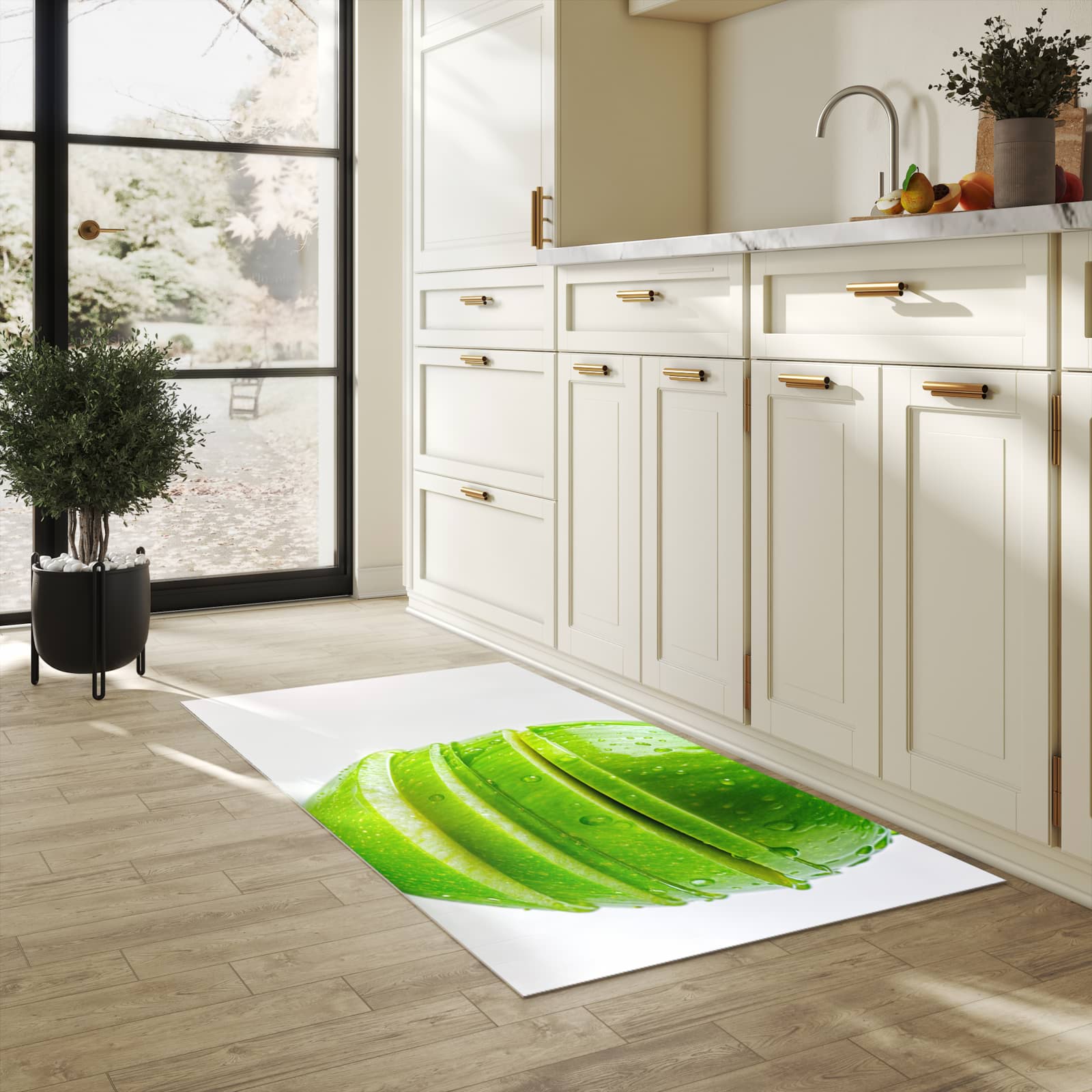 Schmutzabweisender waschbarer Küchenläufer mit Motiv Geschnittener Apfel in heller Küche
