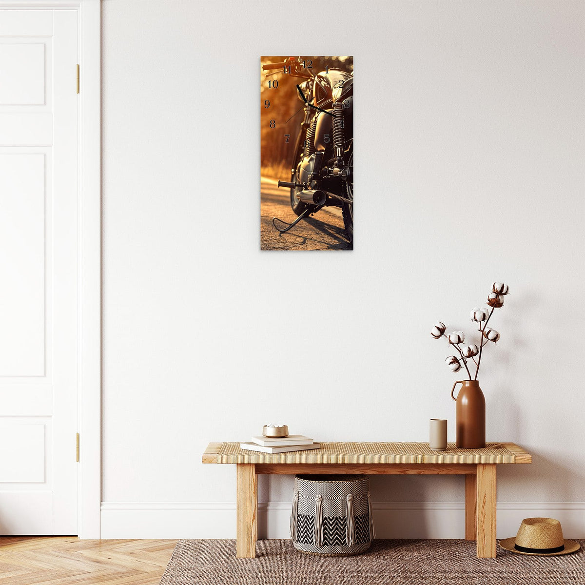 Moderne Wanduhr aus Glas mit Farbtiefe – Wanduhr Motorradsonne aus Glas – Hochformat 30 × 60 cm