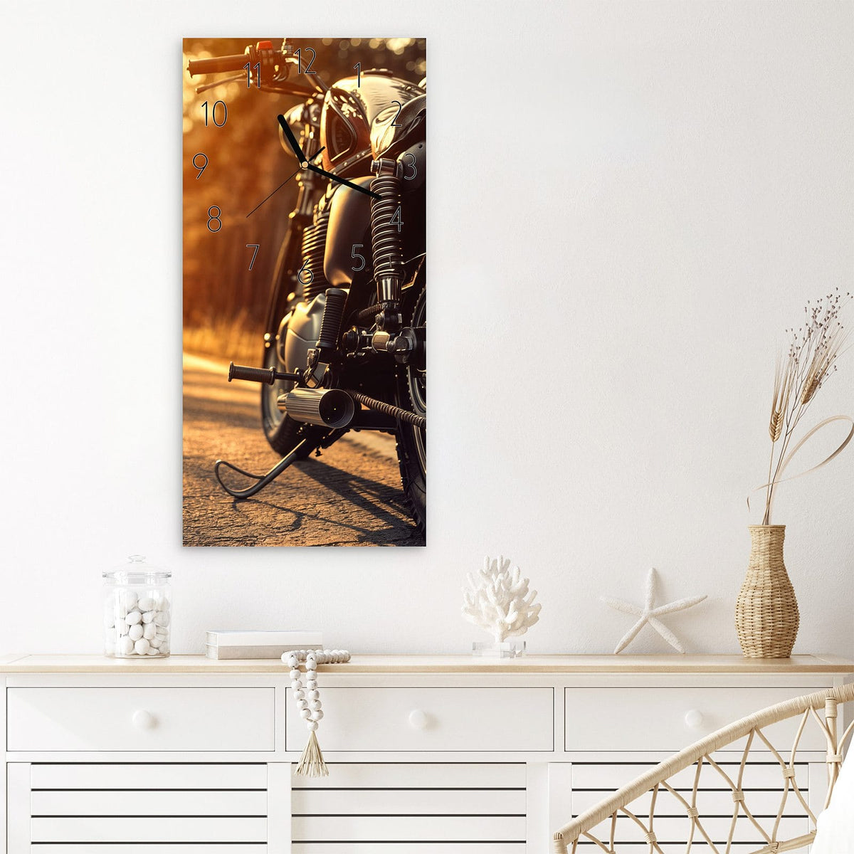 Wanduhr Motorradsonne aus Glas – Motorrad im goldenen Gegenlicht
