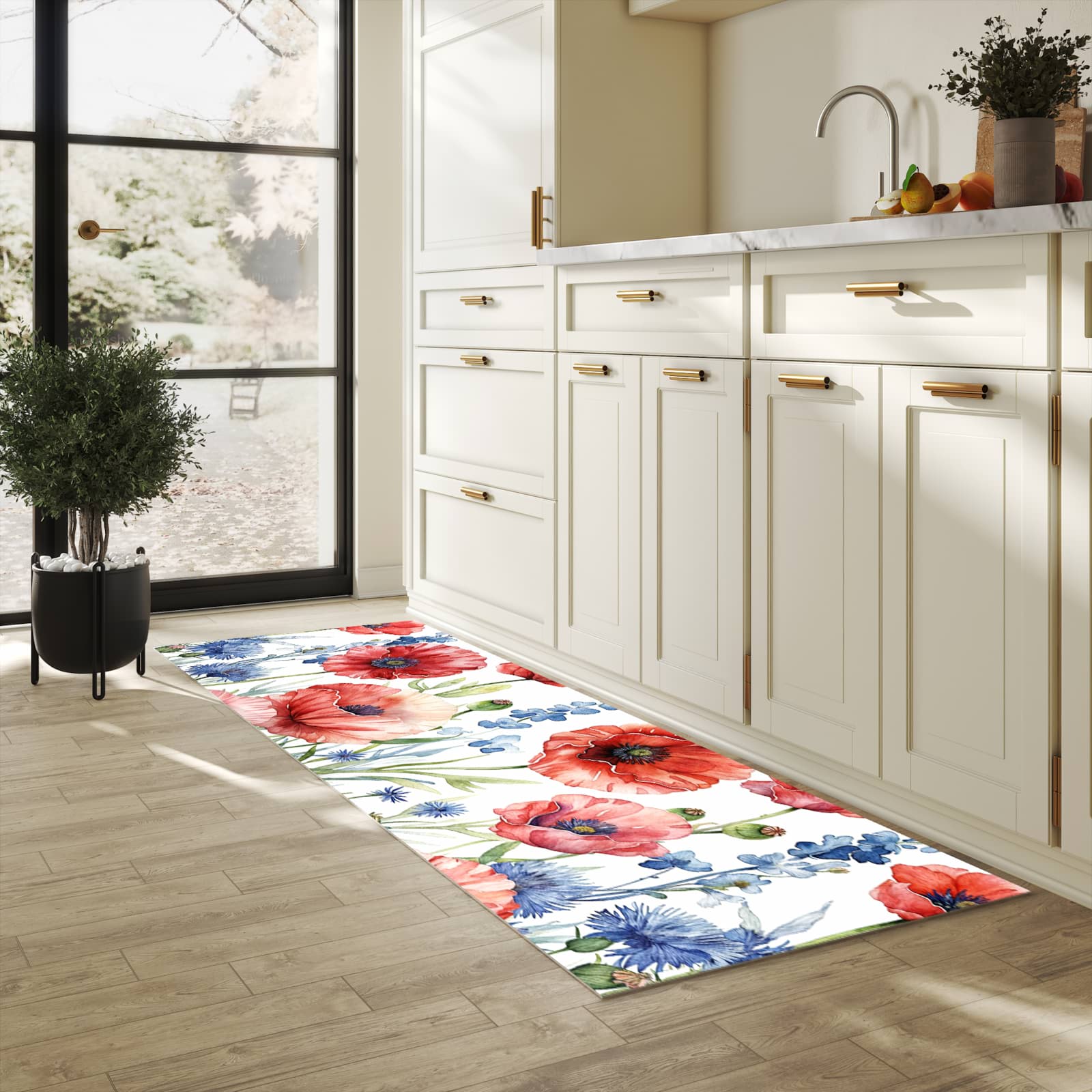 Geruchsneutraler waschbarer Läufer für die Küche mit Motiv Blumenwiese Kunstvoll in heller Küche