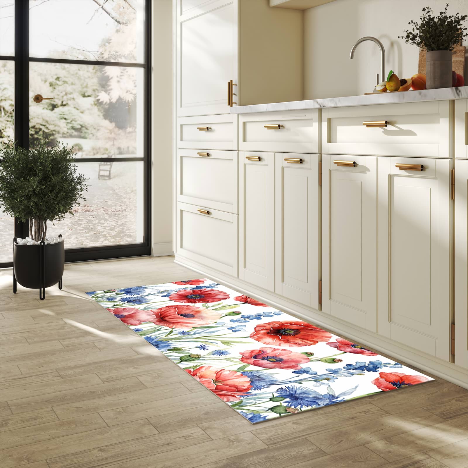 Schmutzabweisender Teppichläufer mit Motiv Blumenwiese Kunstvoll in heller Küche