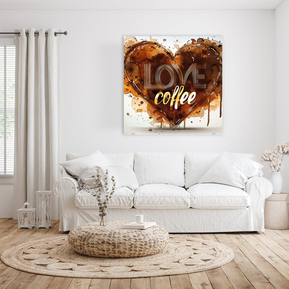 Glasbild Kaffeeherz an der Wand – Gemaltes Herz aus Kaffeeflecken mit dem Schriftzug 'LOVE coffee' vor Weiß