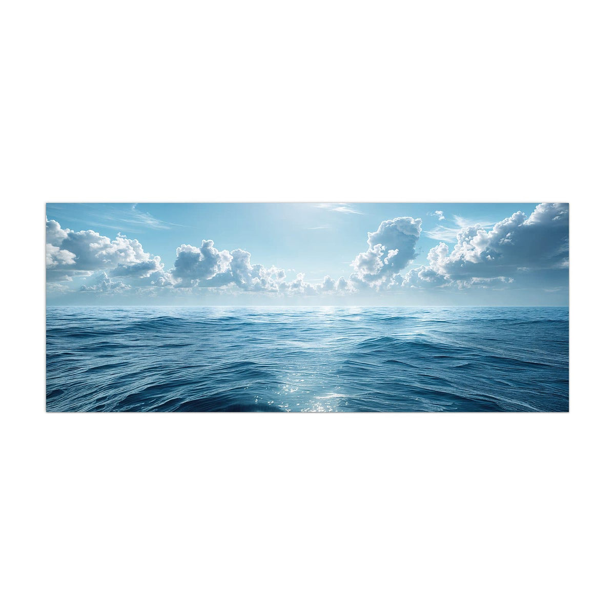 Küchenrückwand aus Glas Ozean unter Wolken im Hochformat, Motiv bildfüllend von vorn