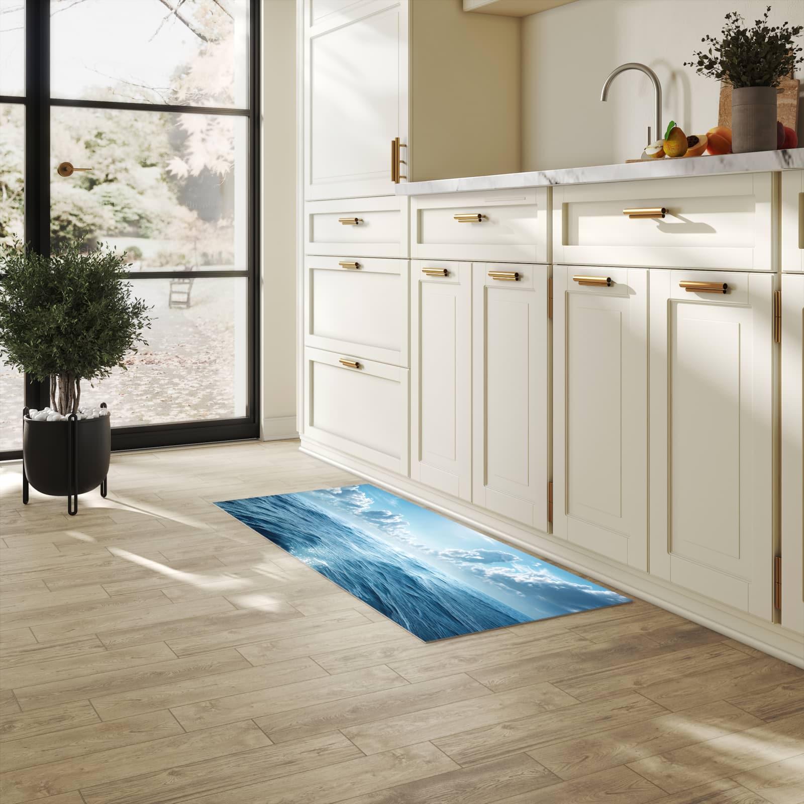 Formstabiler waschbarer Küchenteppich mit Motiv Meerblick in heller Küche