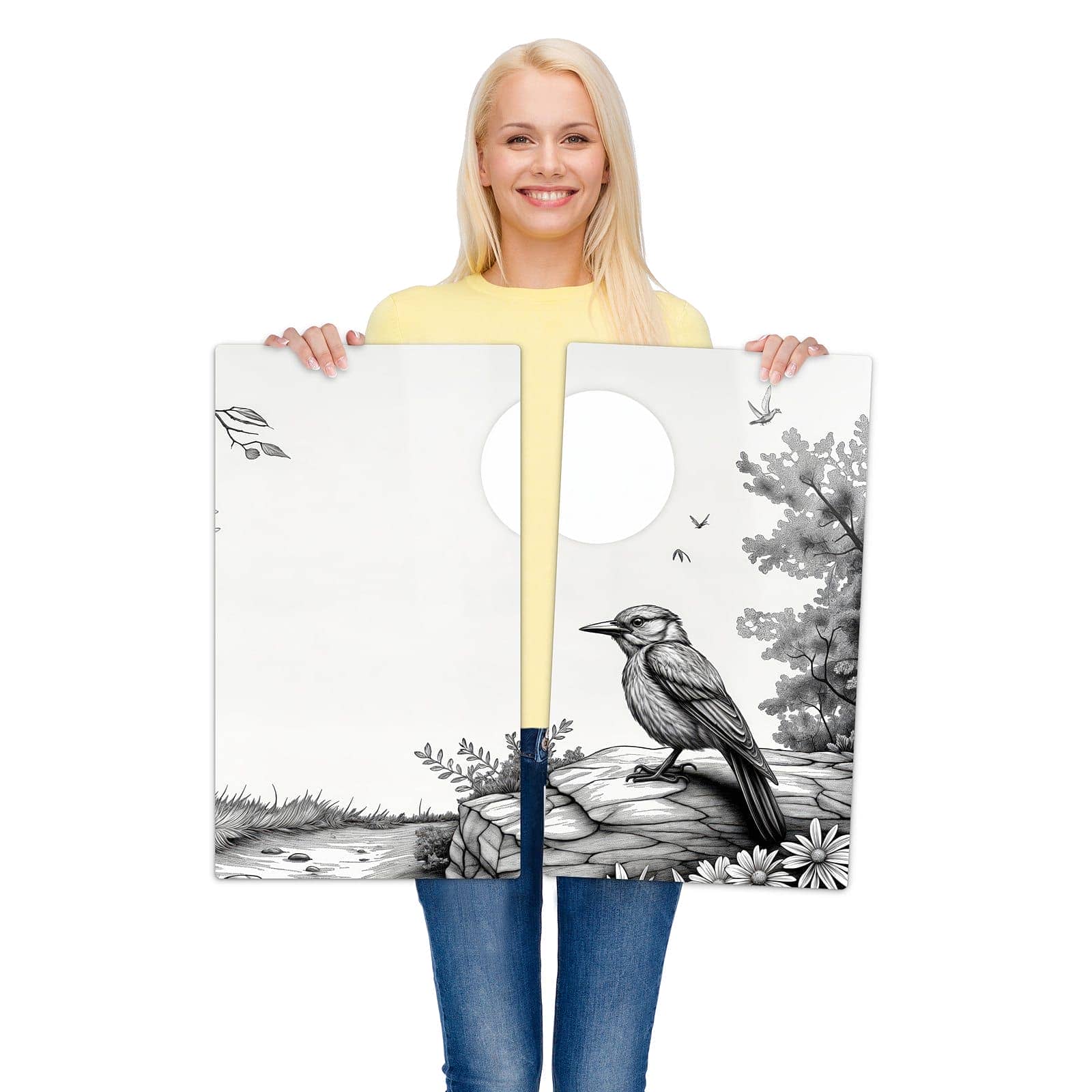 Abdeckplatte für Induktionsherd mit Natur Illustration-Motiv wird zur Größendarstellung gehalten