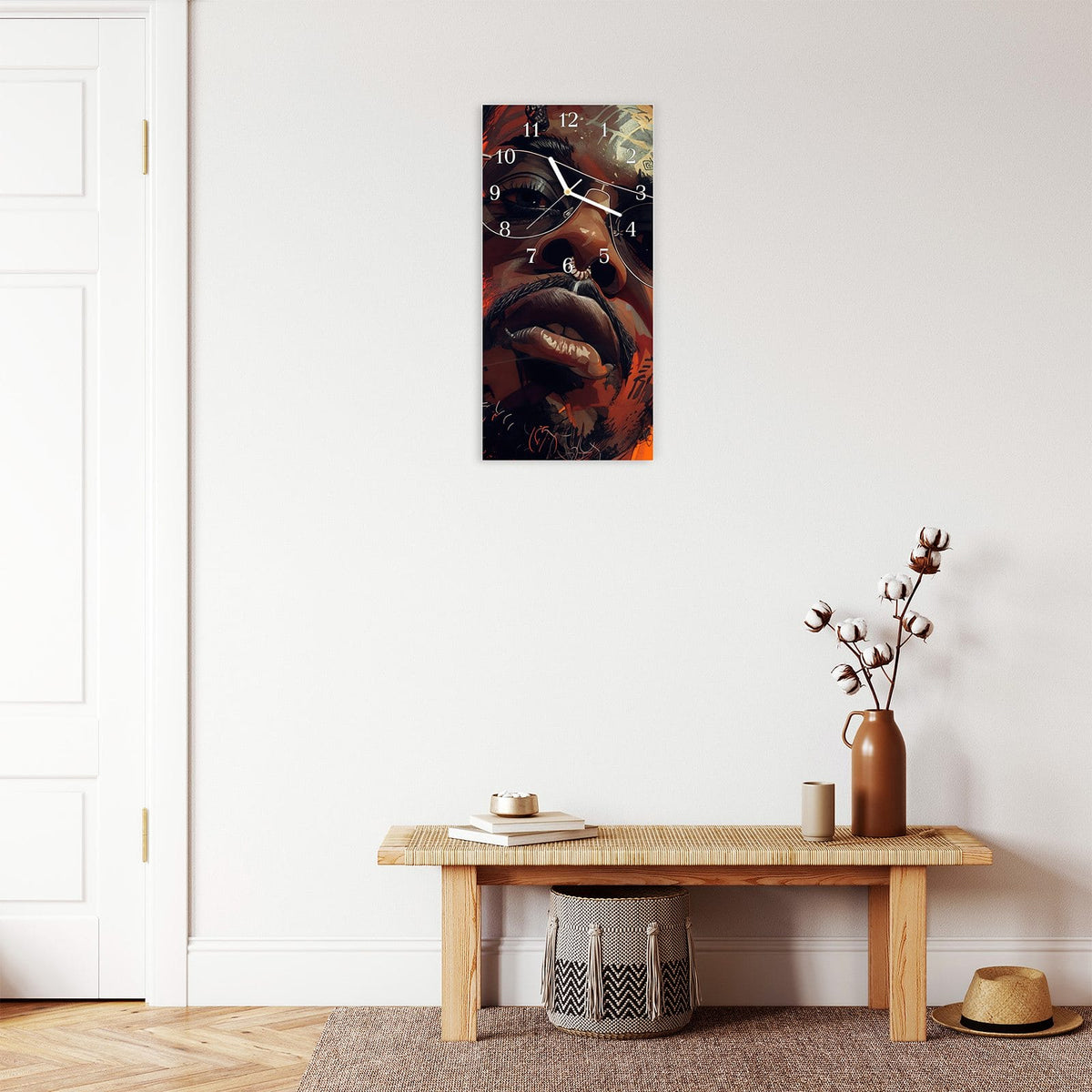 Moderne Wanduhr aus Glas mit Farbtiefe – Wanduhr Stilvolle Brillengesicht aus Glas – Hochformat 30 × 60 cm