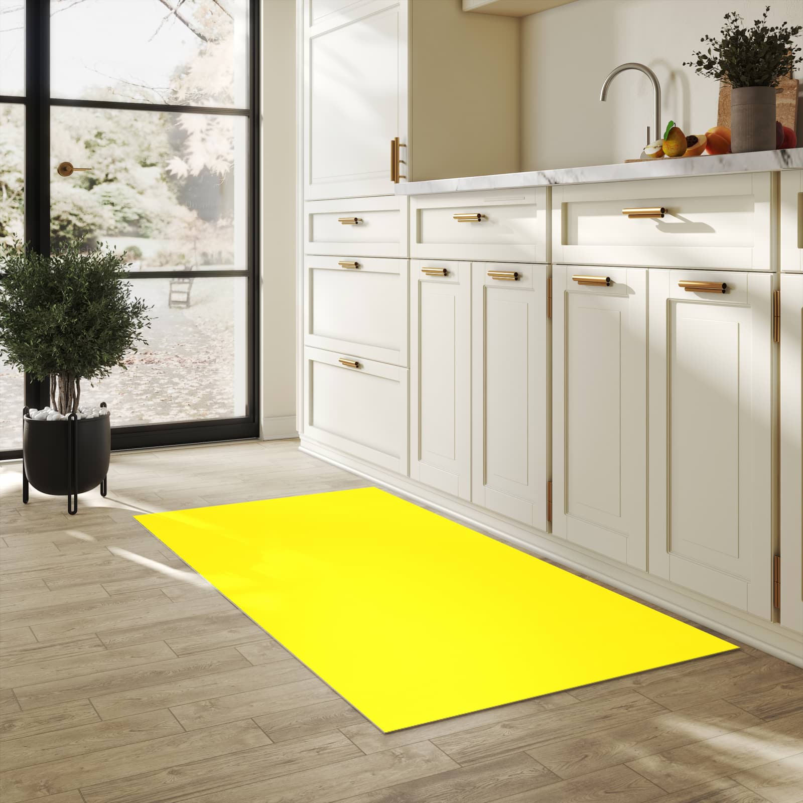Schmutzabweisender Küchenläufer mit Motiv Gelber Hintergrund I in heller Küche