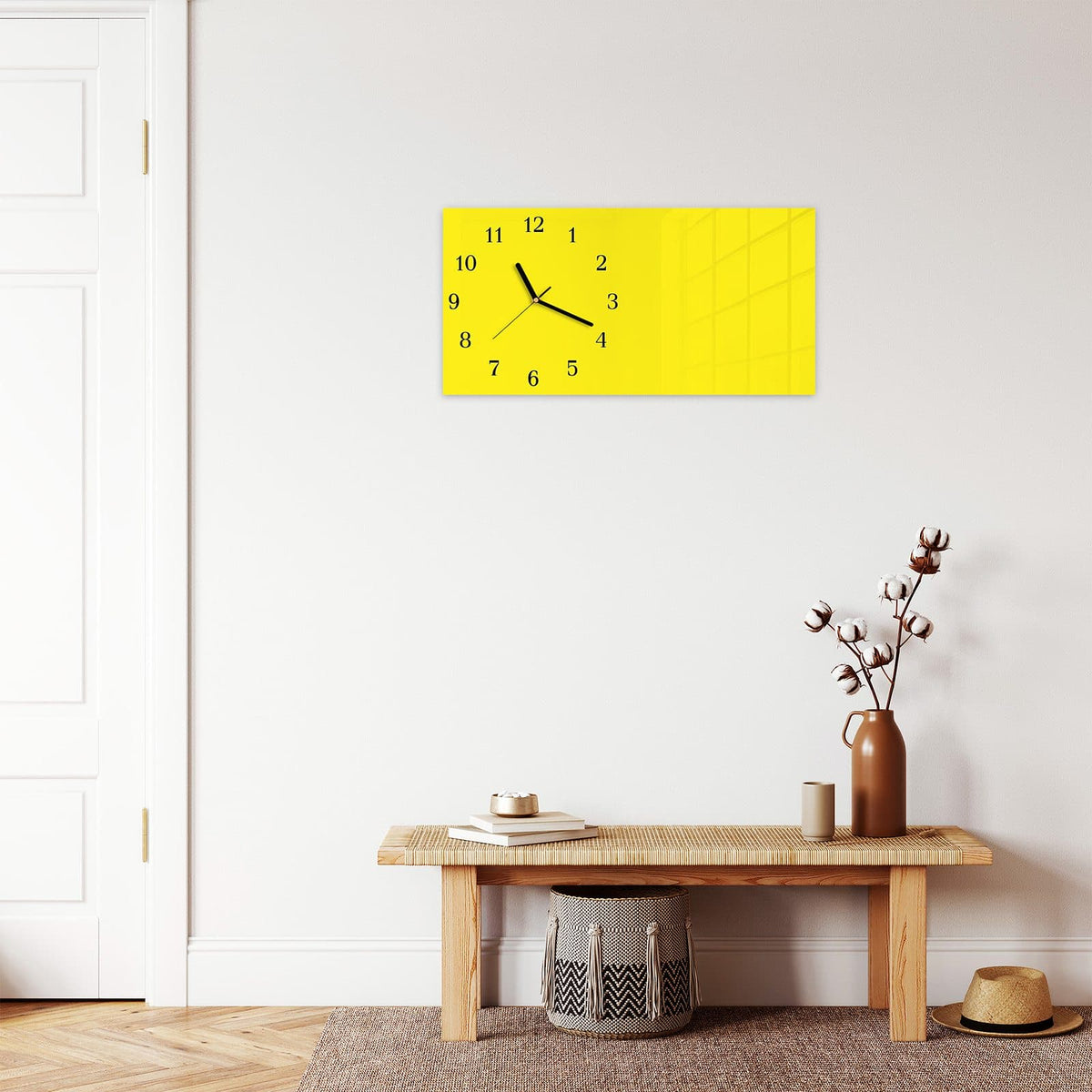Moderne Wanduhr aus Glas mit Farbtiefe – Wanduhr Gelber Hintergrund I aus Glas – Querformat 60 × 30 cm