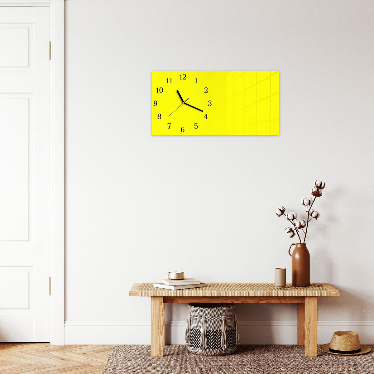 Moderne Wanduhr aus Glas mit Farbtiefe – Wanduhr Gelber Hintergrund II aus Glas – Querformat 60 × 30 cm