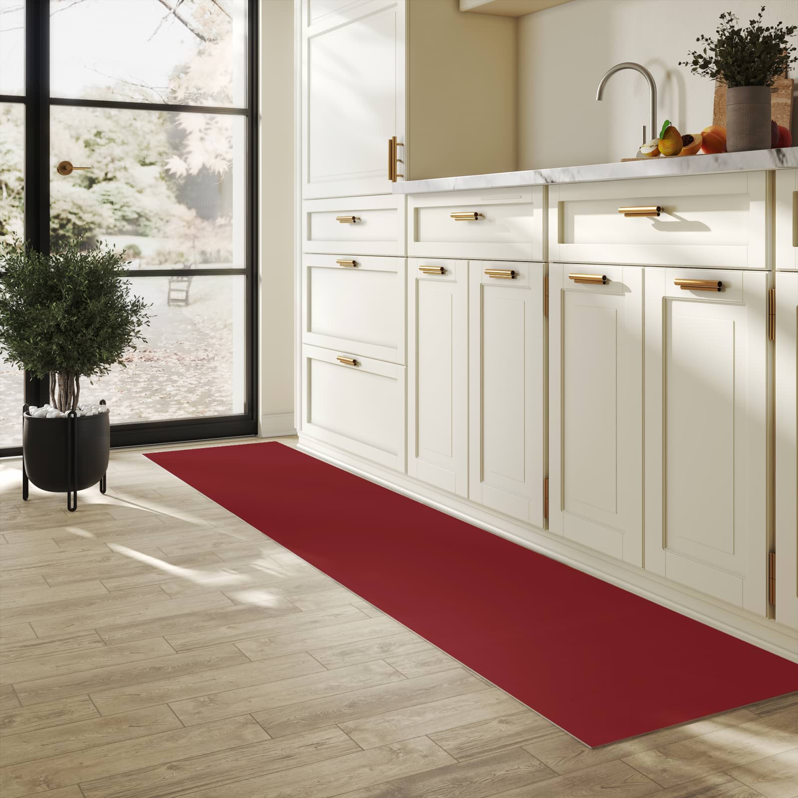 UV-beständiger Küchenläufer mit Motiv Weinroter Hintergrund I in heller Küche